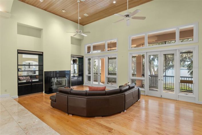 Image No.5-5 Bed Property for sale