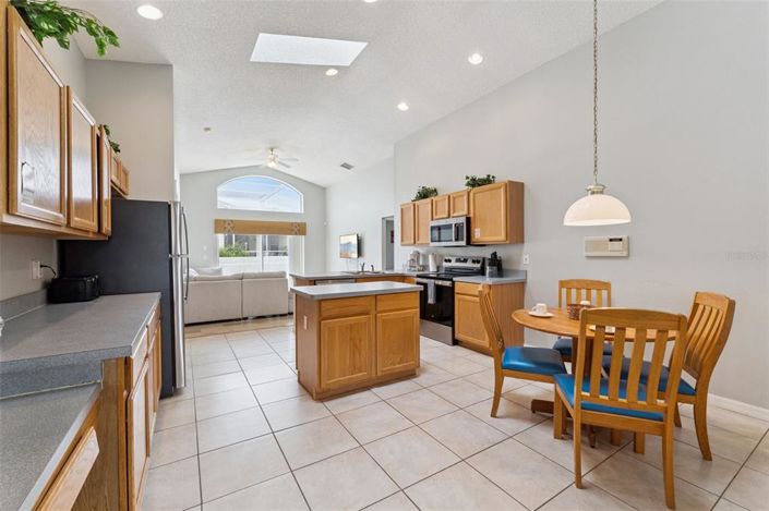 Image No.10-4 Bed Property for sale