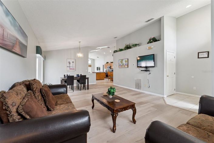 Image No.6-4 Bed Property for sale