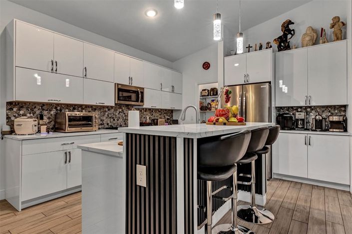 Image No.19-4 Bed Property for sale