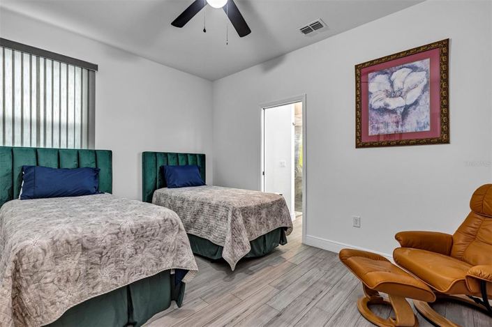 Image No.32-4 Bed Property for sale