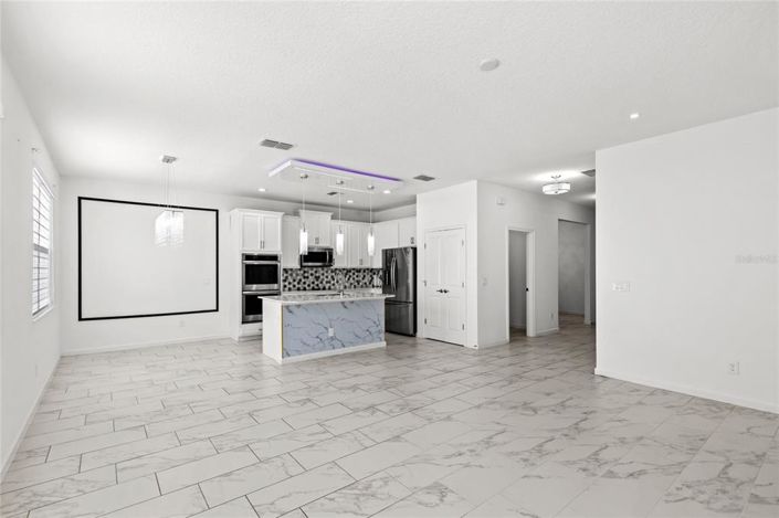 Image No.12-4 Bed Property for sale