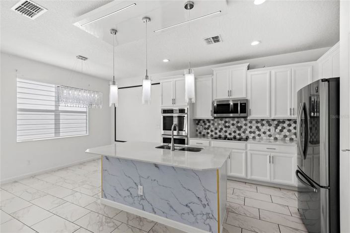 Image No.7-4 Bed Property for sale