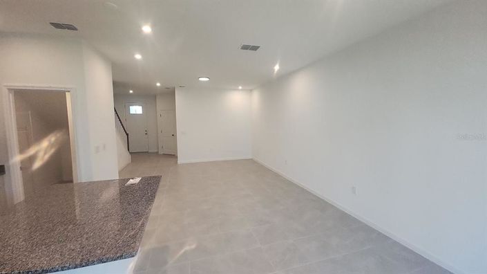 Image No.25-3 Bed Townhouse for sale