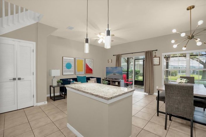 Image No.12-4 Bed Townhouse for sale