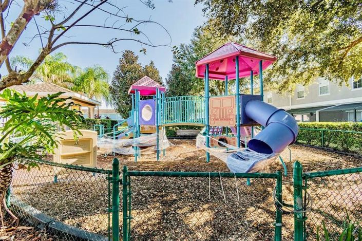 Image No.75-4 Bed Townhouse for sale