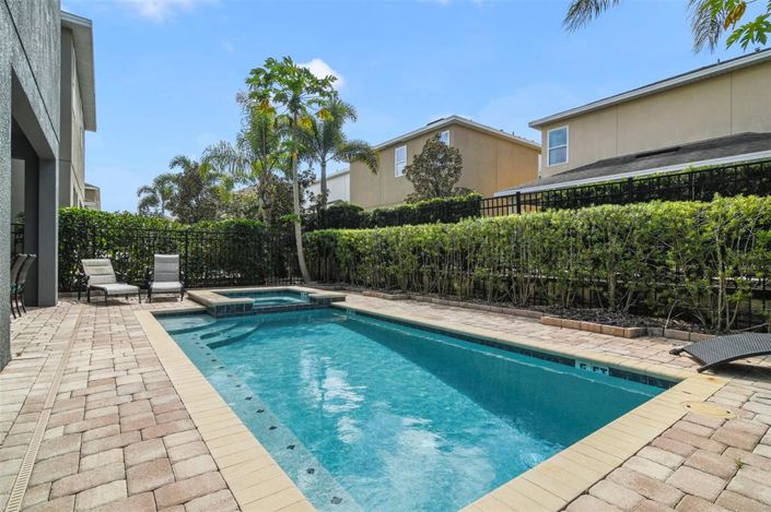 Image No.2-Propriété de 8 chambres à vendre à Kissimmee