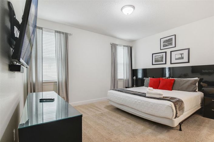 Image No.21-8 Bed Property for sale