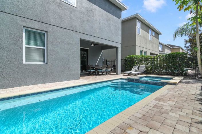 Image No.27-8 Bed Property for sale