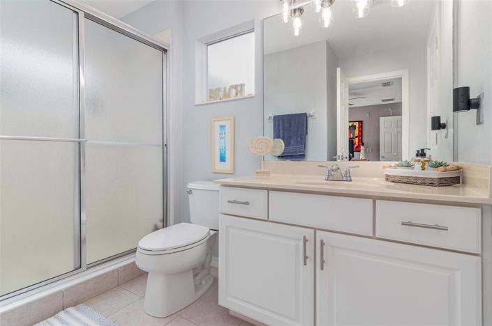 Image No.26-6 Bed Property for sale