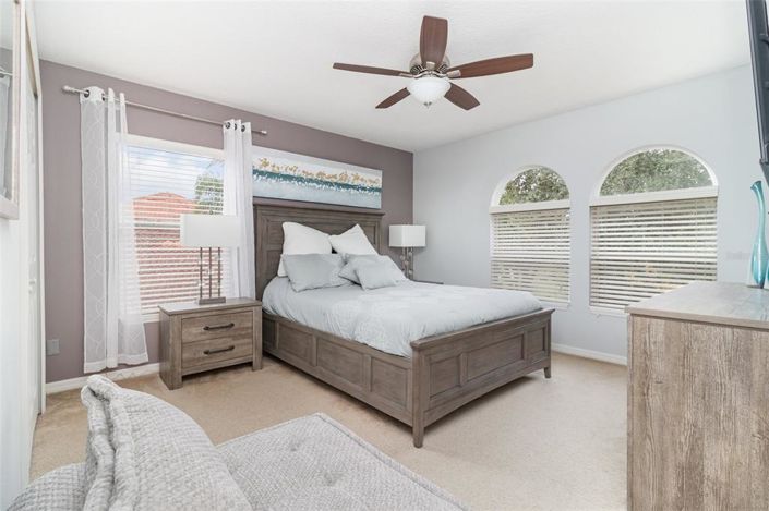 Image No.32-6 Bed Property for sale