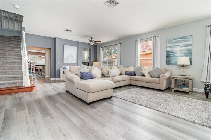 Image No.5-6 Bed Property for sale