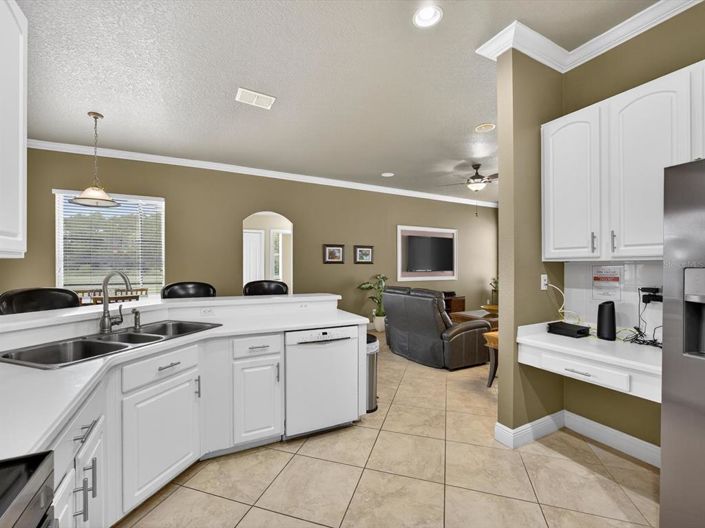 Image No.10-4 Bed Property for sale