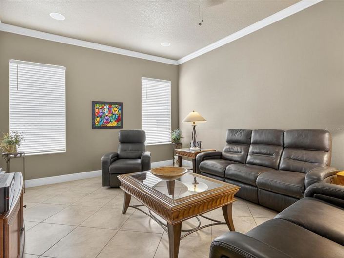 Image No.12-4 Bed Property for sale