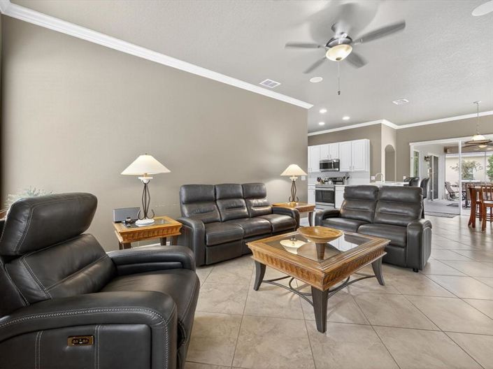 Image No.14-4 Bed Property for sale