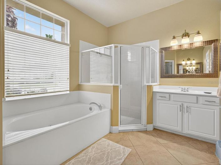 Image No.18-4 Bed Property for sale