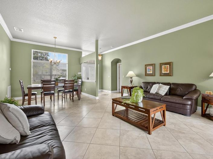 Image No.4-4 Bed Property for sale