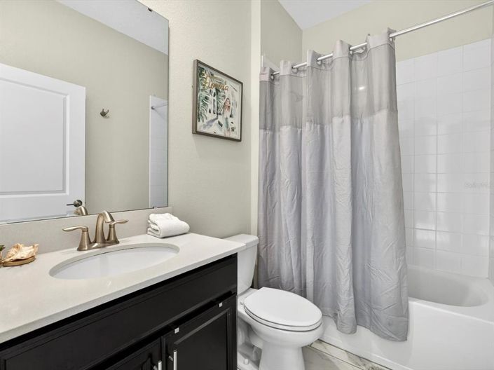 Image No.19-5 Bed Property for sale