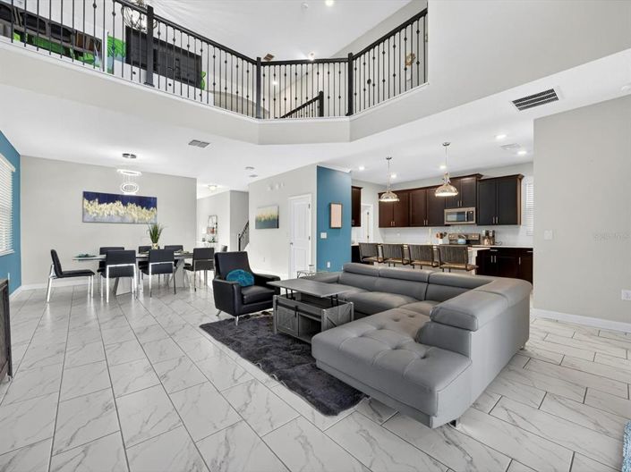 Image No.5-5 Bed Property for sale