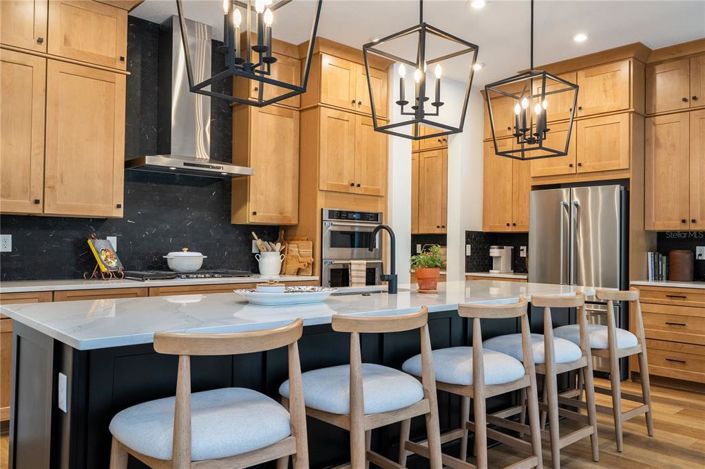 Image No.26-5 Bed Property for sale