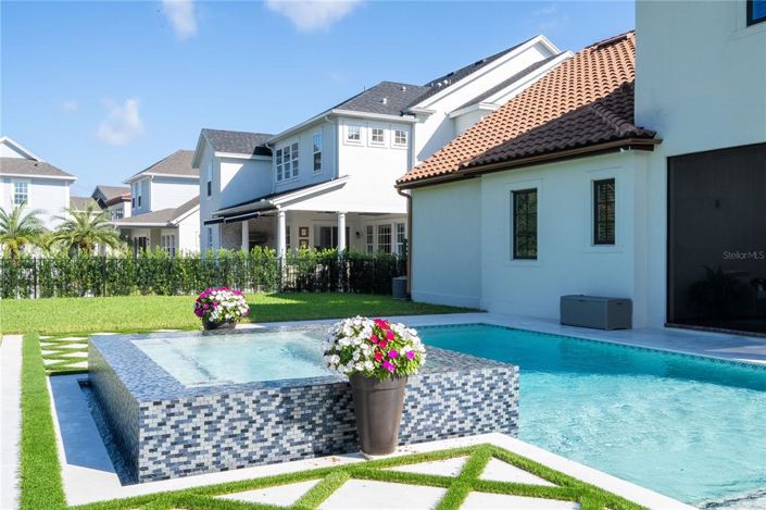 Image No.40-5 Bed Property for sale