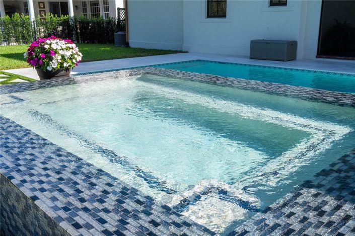 Image No.41-5 Bed Property for sale