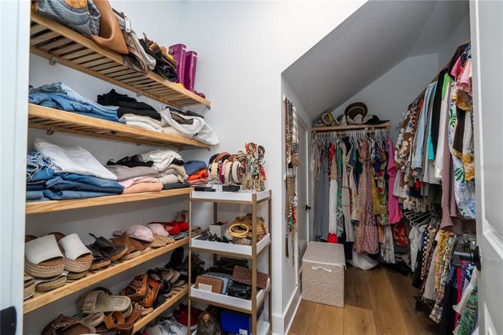 Image No.51-5 Bed Property for sale