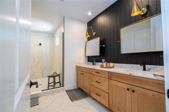 Image No.52-5 Bed Property for sale