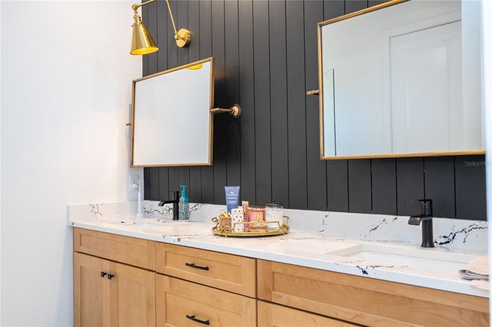 Image No.53-5 Bed Property for sale