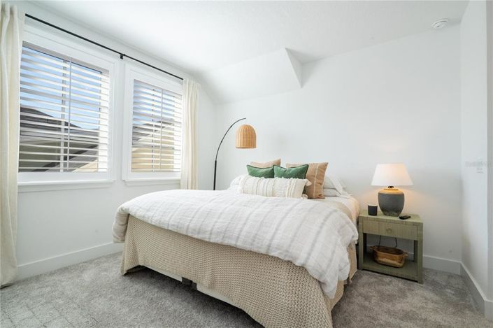 Image No.65-5 Bed Property for sale