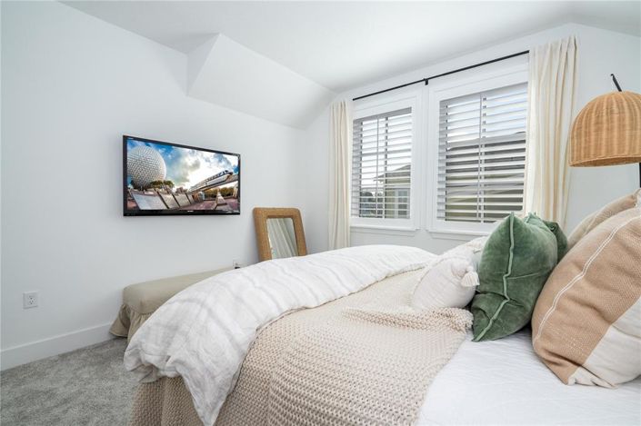 Image No.66-5 Bed Property for sale