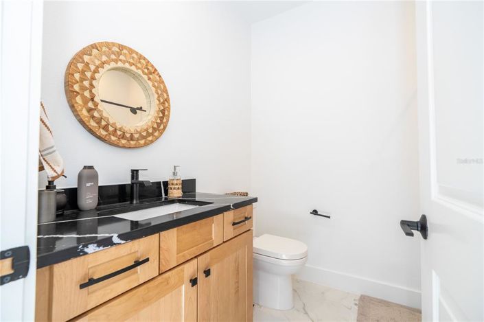 Image No.81-5 Bed Property for sale