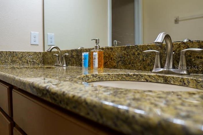 Image No.24-5 Bed Property for sale