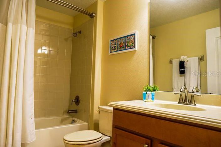 Image No.40-5 Bed Property for sale