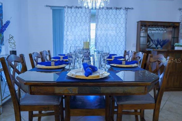 Image No.8-5 Bed Property for sale