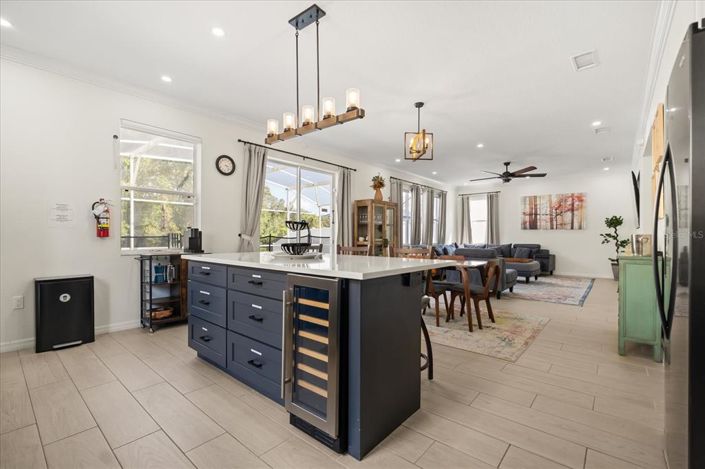 Image No.12-5 Bed Property for sale