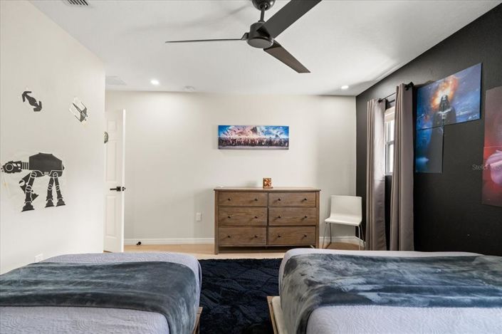 Image No.22-5 Bed Property for sale