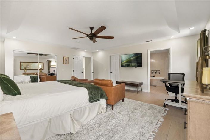 Image No.26-5 Bed Property for sale