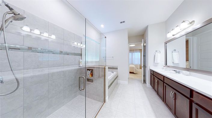 Image No.24-5 Bed Property for sale