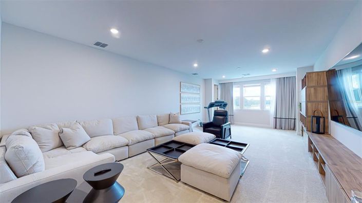 Image No.27-5 Bed Property for sale