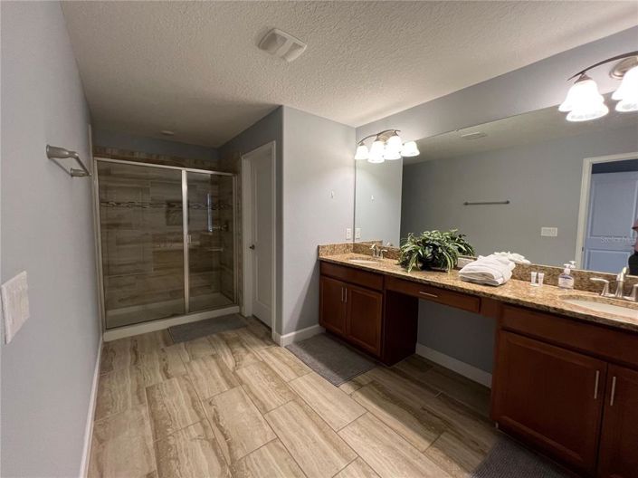 Image No.32-5 Bed Property for sale