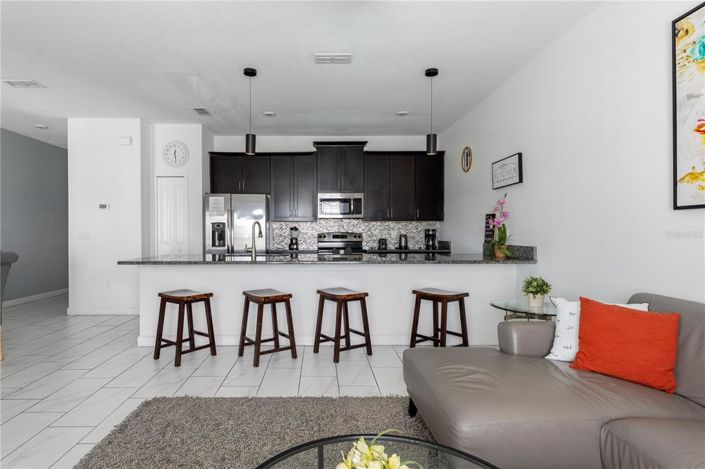 Image No.13-4 Bed Townhouse for sale