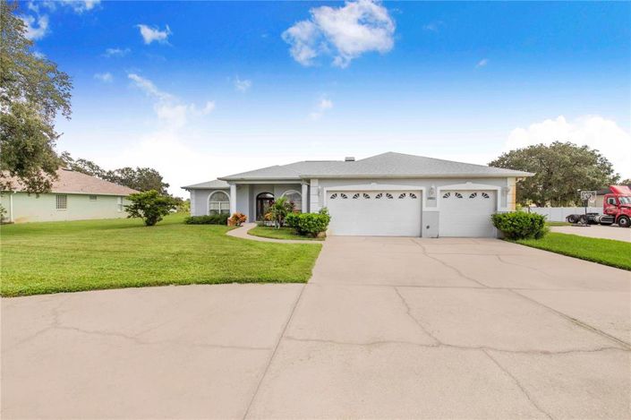 Image No.1-4 Bed Property for sale