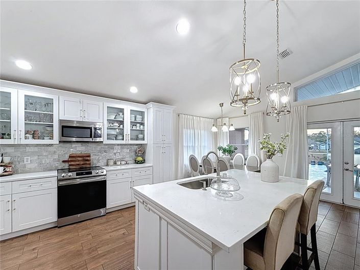 Image No.8-3 Bed Property for sale