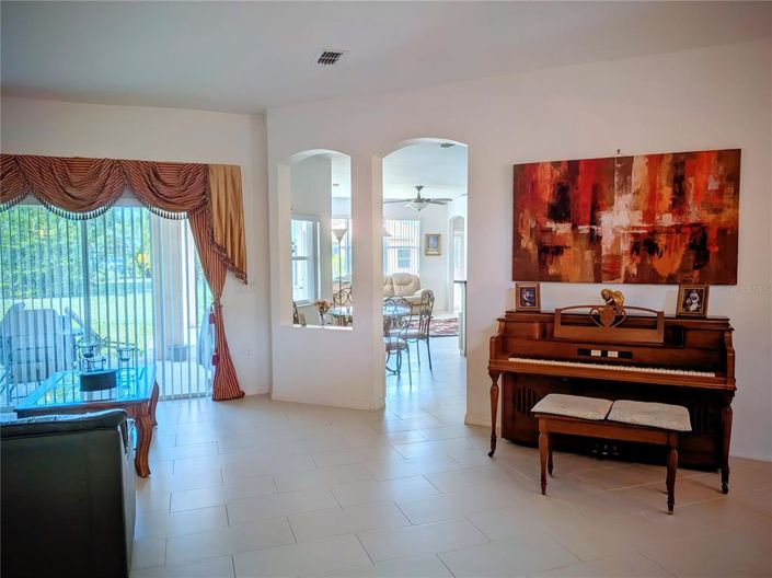 Image No.11-4 Bed Property for sale