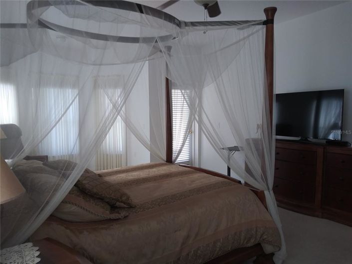 Image No.17-4 Bed Property for sale