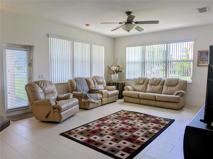 Image No.43-4 Bed Property for sale