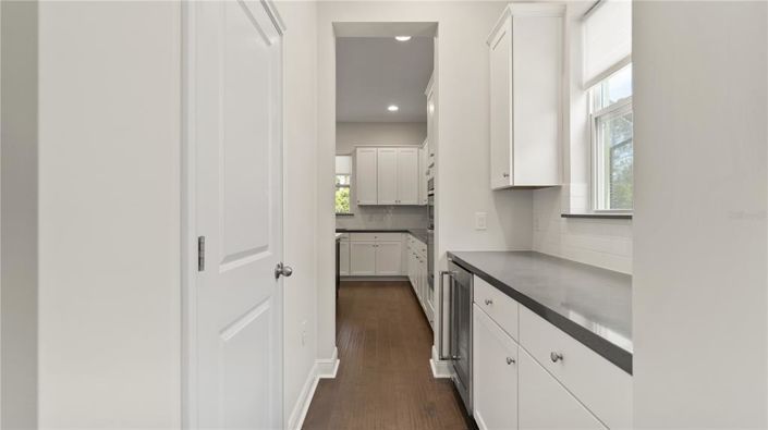 Image No.8-4 Bed Property for sale