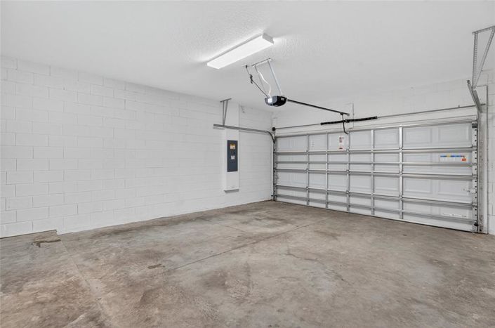 Image No.16-5 Bed Property for sale