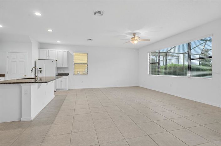 Image No.25-5 Bed Property for sale